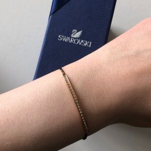 Swarovski Jewelry - Swarovski dainty gold, crystal bracelet Swarovski Jewelry - Swarovski dainty gold, crystal bracelet